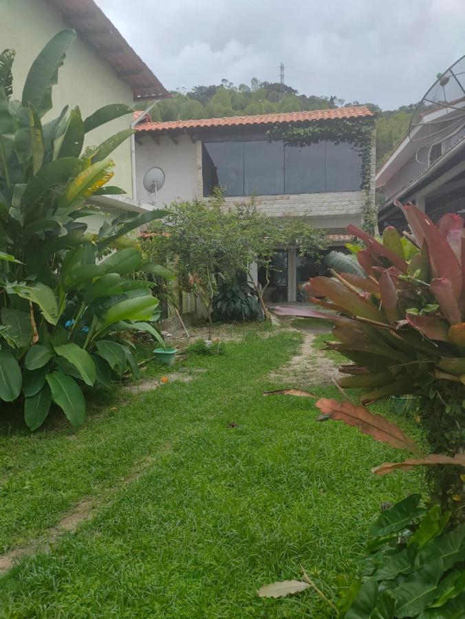 Flat Com Portao Na